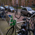 Welke gegevens horen in een Marktplaats titel voor een tweedehands fiets?