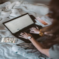 Wat betekent ‘cc’ in een e-mail? Uitleg en handig gebruik