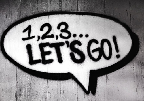 Wat betekent 'DM me' op social media? Uitleg en context